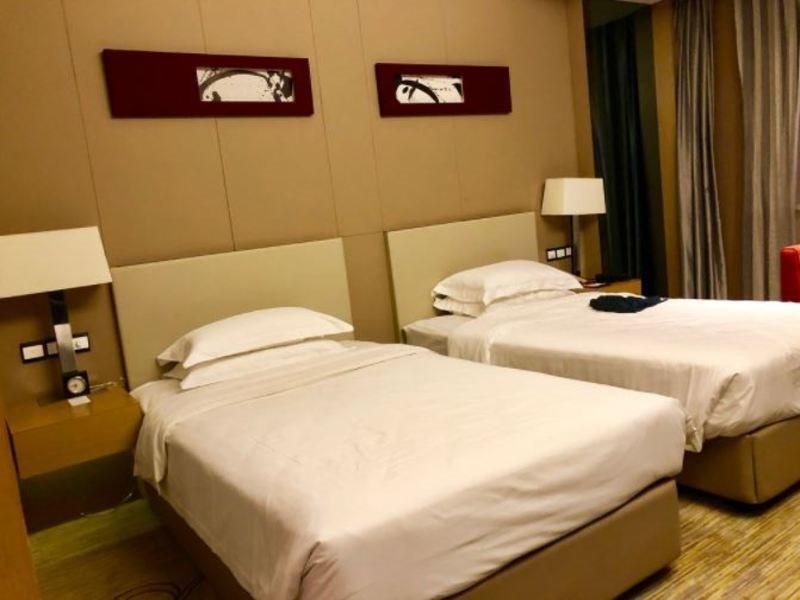 Ramada By Wyndham Xian Bell Tower Hotel Exterior foto