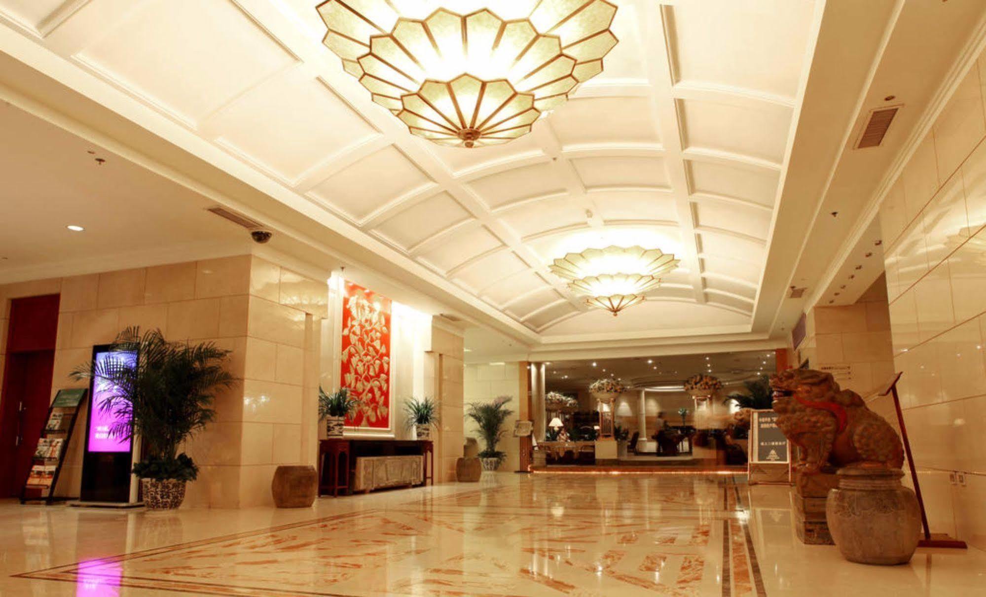 Ramada By Wyndham Xian Bell Tower Hotel Exterior foto